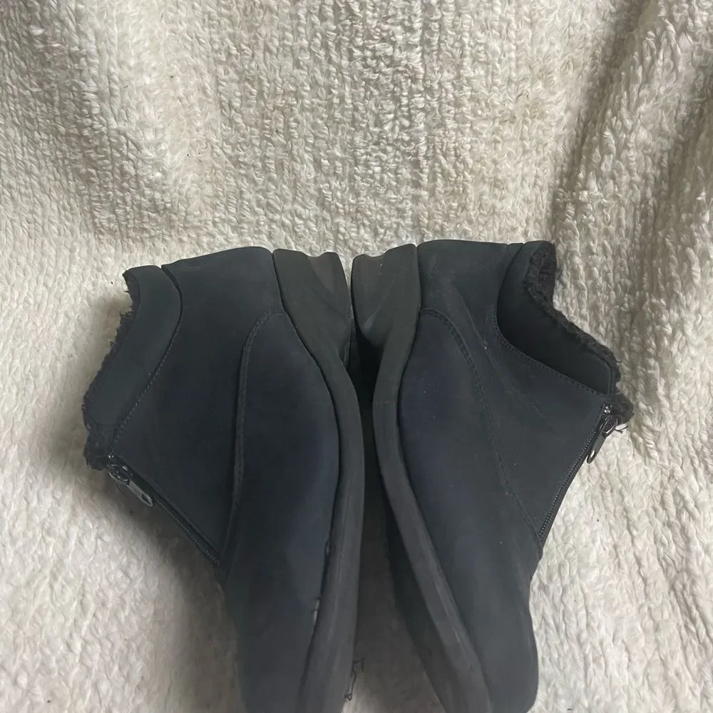 Toe Warmers synthetic suede  Black Ankle Boots heat retaining lining, SZ12W